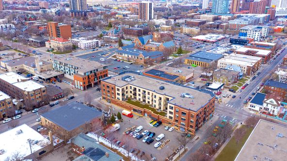 CVS Pharmacy : 2001 Nicollet Ave, Minneapolis, MN 55404